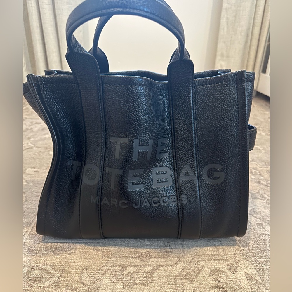 Marc Jacobs Black The Leather Tote Bag, Black Medium Size - Picture 14 of 14